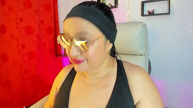 Gia Nahomi online show from February 7, 11:02 pm