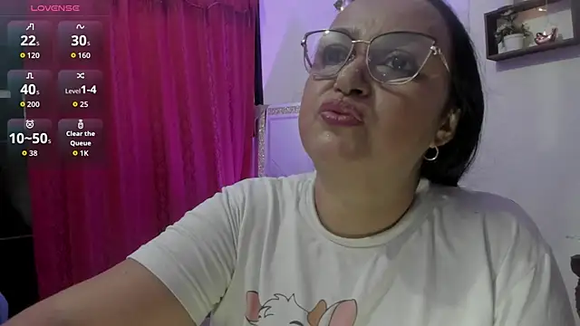 Gia Nahomi online show from October 29, 9:58 pm