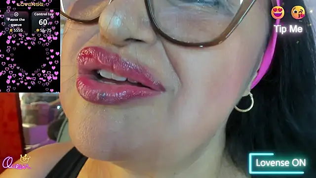 Gia Nahomi online show from May 19, 9:22 pm