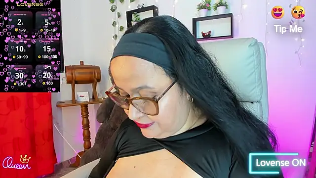 Gia Nahomi online show from February 22, 3:20 am