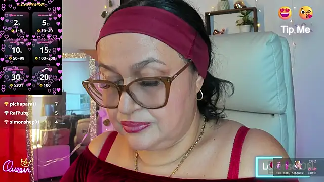 Gia Nahomi online show from May 15, 11:14 pm