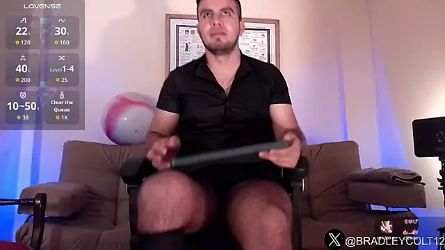 Snapshot of bradley_colt chatting on June 3, 2:33 pm bradley colt online show from June 3, 2:33 pm