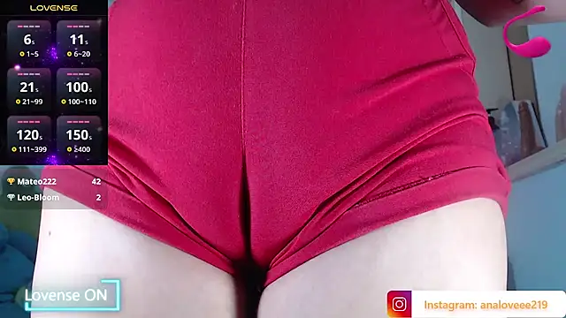 Snapshot of ana_studio chatting on October 29, 2:10 am ana studio online show from October 29, 2:10 am