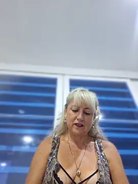 almaluna7 online show from April 9, 11:44 pm