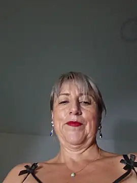 Snapshot of almaluna7 chatting on October 19, 10:56 pm almaluna7 online show from October 19, 10:56 pm