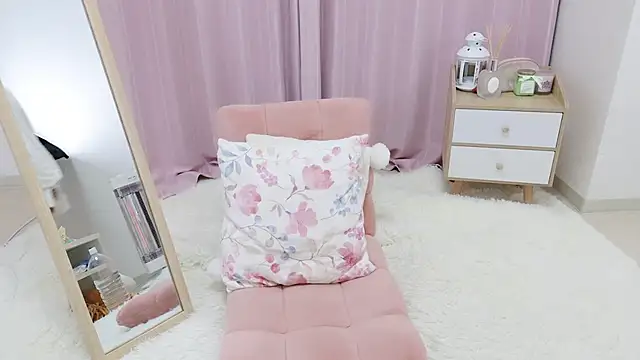 Snapshot of Nana_77_ chatting on February 4, 10:43 am Nana 77 online show from February 4, 10:43 am