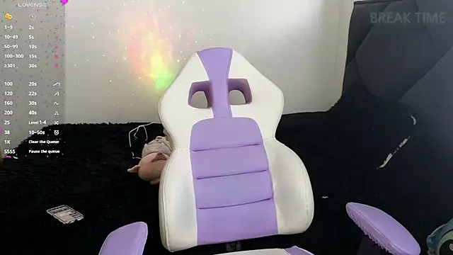 Snapshot of Alahia7demon chatting on October 31, 1:13 am Alahia7demon online show from October 31, 1:13 am