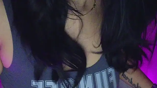 Snapshot of Alahia7demon chatting on October 22, 10:15 am Alahia7demon online show from October 22, 10:15 am