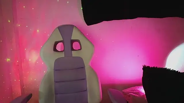 Snapshot of Alahia7demon chatting on November 14, 8:12 pm Alahia7demon online show from November 14, 8:12 pm