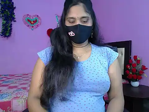 Hot Maleka online show from April 4, 4:35 pm