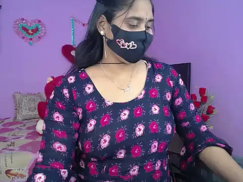 Hot Maleka online show from February 26, 4:40 pm