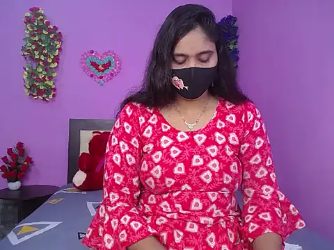 Snapshot of Hot_Maleka chatting on October 31, 2:41 am Hot Maleka online show from October 31, 2:41 am