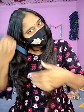 Snapshot of Hot_Maleka chatting on November 25, 1:28 am Hot Maleka online show from November 25, 1:28 am