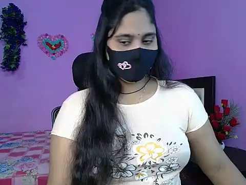 Hot Maleka online show from April 5, 4:02 pm