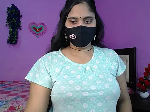 Hot Maleka online show from April 8, 1:40 am