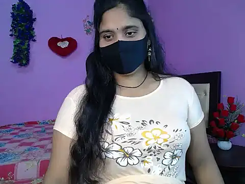 Hot Maleka online show from April 19, 6:10 pm