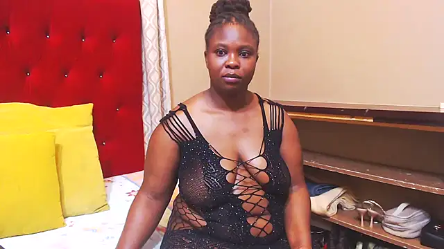 Snapshot of sexychocolatbox10 chatting on October 15, 5:28 am sexychocolatbox10 online show from October 15, 5:28 am