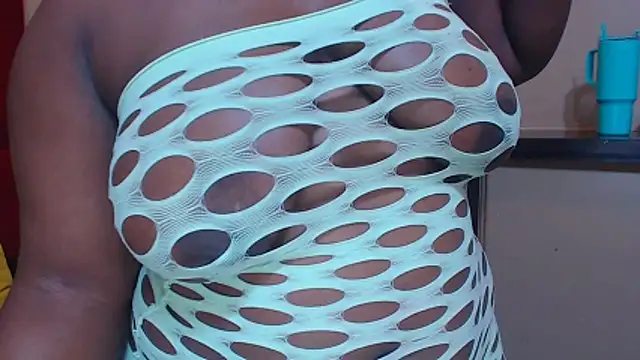 sexychocolatbox10 online show from March 6, 7:14 am