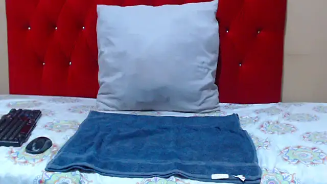 Snapshot of sexychocolatbox10 chatting on September 29, 7:41 pm sexychocolatbox10 online show from September 29, 7:41 pm