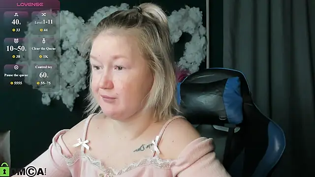 Snapshot of Sara_Robinson chatting on June 18, 3:05 am Sara Robinson online show from June 18, 3:05 am