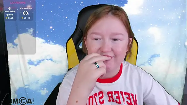 Snapshot of Sara_Robinson chatting on November 21, 4:00 am Sara Robinson online show from November 21, 4:00 am