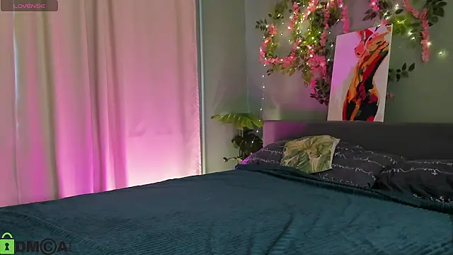 Sara Robinson online show from March 24, 3:06 am