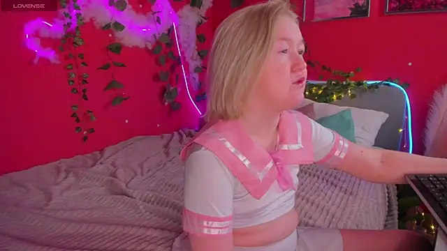 Sara Robinson online show from March 9, 2:59 am