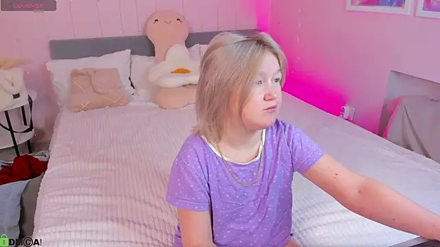 Sara Robinson online show from April 21, 2:47 am