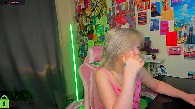 Sara Robinson online show from April 22, 2:29 am