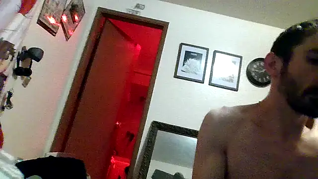 Snapshot of SlammyDjr chatting on December 17, 9:36 am SlammyDjr online show from December 17, 9:36 am