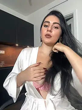 Snapshot of Evelyn___Sweet chatting on October 2, 8:12 pm Evelyn Sweet online show from October 2, 8:12 pm