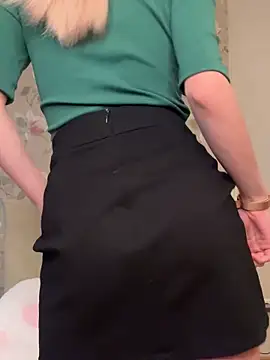 Tiffanyhunt online show from October 17, 1:24 pm
