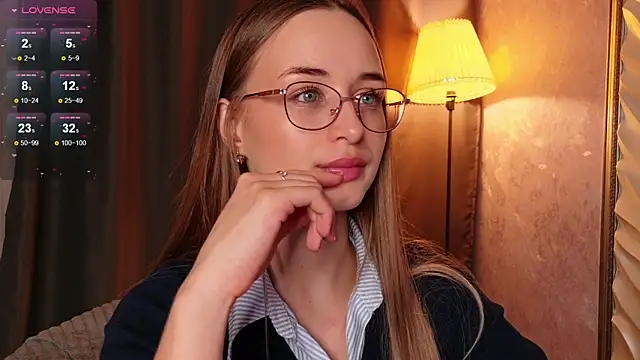 Tiffanyhunt online show from December 5, 3:10 pm