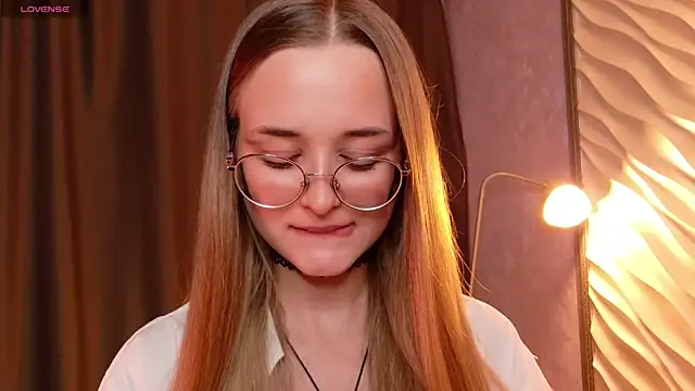 Tiffanyhunt online show from November 21, 1:43 pm