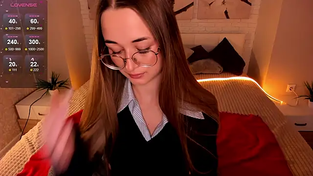 Tiffanyhunt online show from November 10, 1:16 pm