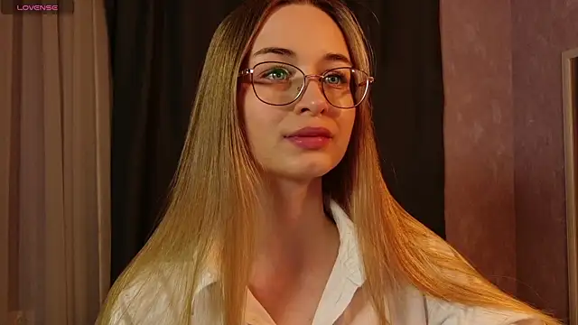 Tiffanyhunt online show from April 3, 3:07 pm