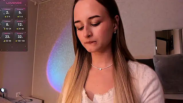 Tiffanyhunt online show from October 23, 1:32 pm