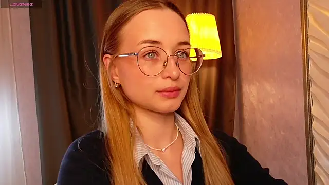 Tiffanyhunt online show from November 25, 1:22 pm