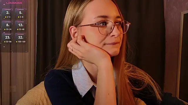 Tiffanyhunt online show from February 10, 3:11 pm