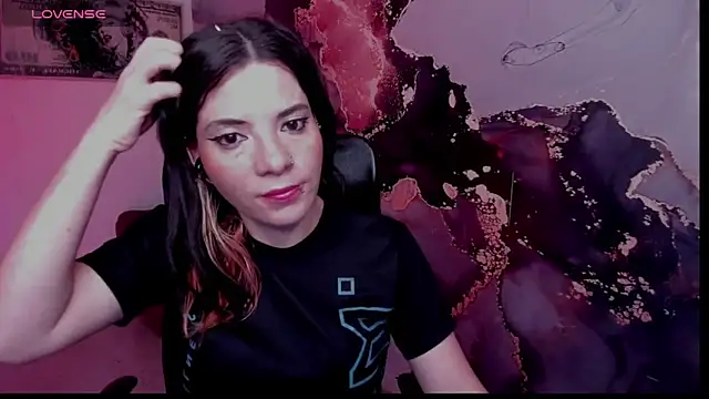 DanaaRey online show from December 3, 11:20 am