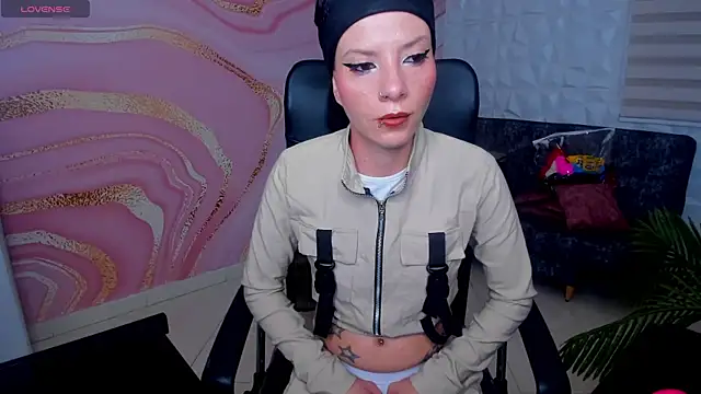 Snapshot of DanaaRey chatting on February 27, 11:17 am DanaaRey online show from February 27, 11:17 am
