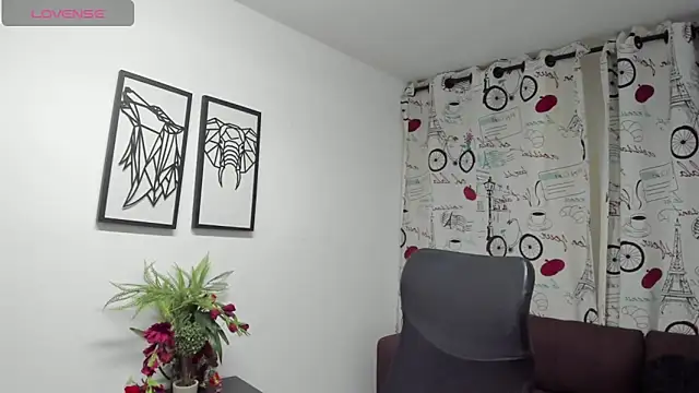 DanaaRey online show from November 11, 1:50 pm