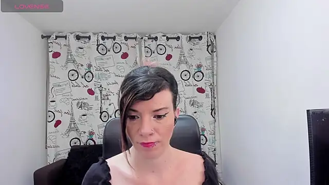 Snapshot of DanaaRey chatting on October 20, 2:50 pm DanaaRey online show from October 20, 2:50 pm