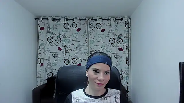 Snapshot of DanaaRey chatting on October 15, 4:48 pm DanaaRey online show from October 15, 4:48 pm
