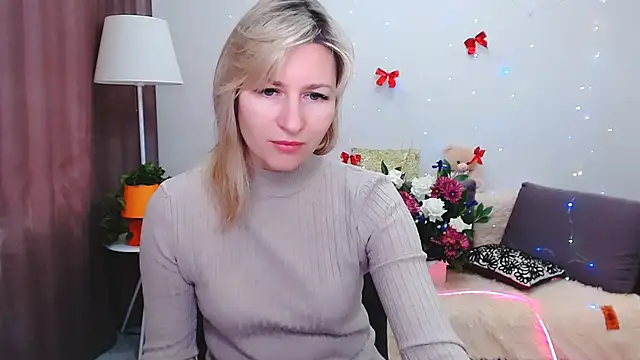 Snapshot of Incredible_Ariela chatting on February 16, 10:21 am Incredible Ariela online show from February 16, 10:21 am