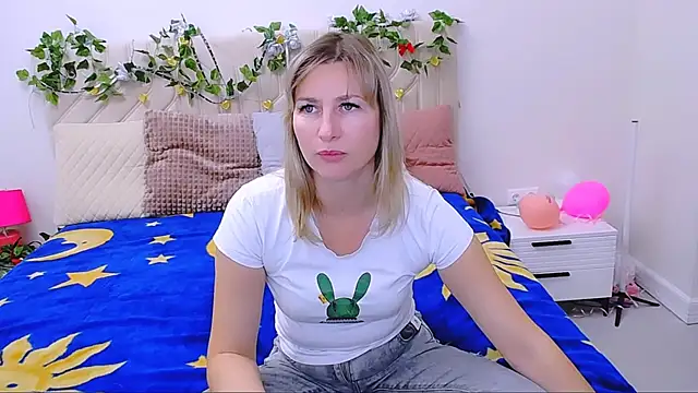 Snapshot of Incredible_Ariela chatting on September 22, 4:02 pm Incredible Ariela online show from September 22, 4:02 pm