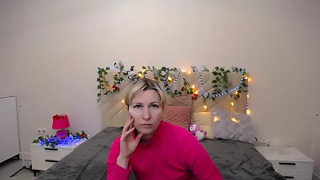 Snapshot of Incredible_Ariela chatting on February 21, 12:38 pm Incredible Ariela online show from February 21, 12:38 pm