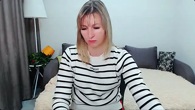Snapshot of Incredible_Ariela chatting on September 18, 10:51 am Incredible Ariela online show from September 18, 10:51 am