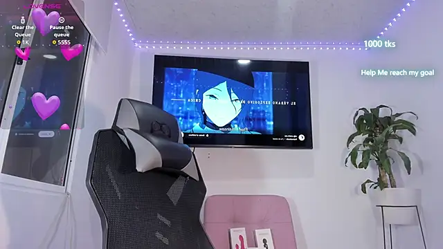 emily palmeer online show from October 25, 9:30 am