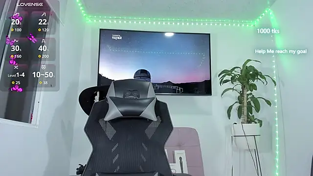 emily palmeer online show from December 19, 10:06 am